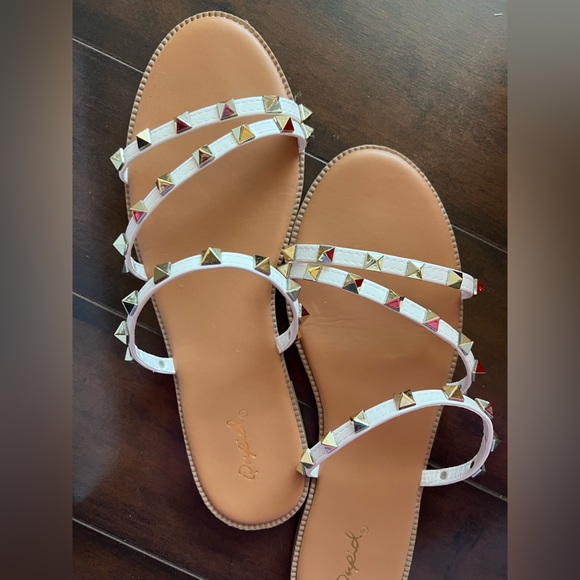 Qupid Sandals - Picture 2 of 5